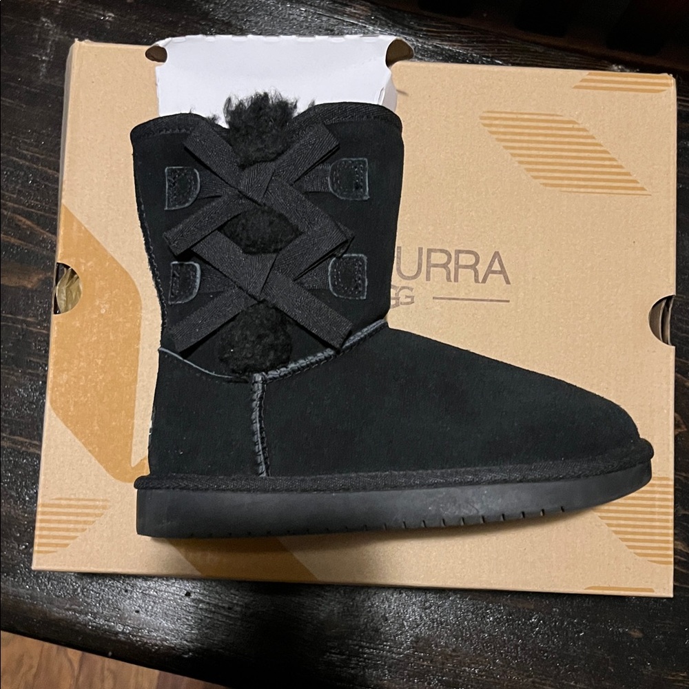 Size 12 Kookaburra by UGGS little girls black Victoria short boots